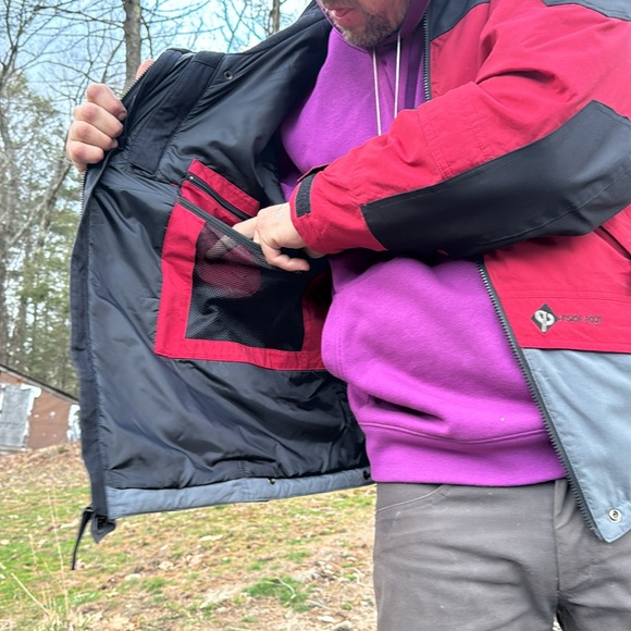 INSIDE EDGE PERFORMANCE OUTERWEAR.                     Men’s ski jacket - Picture 11 of 14